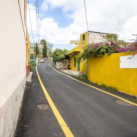 De Las Flores Villa *